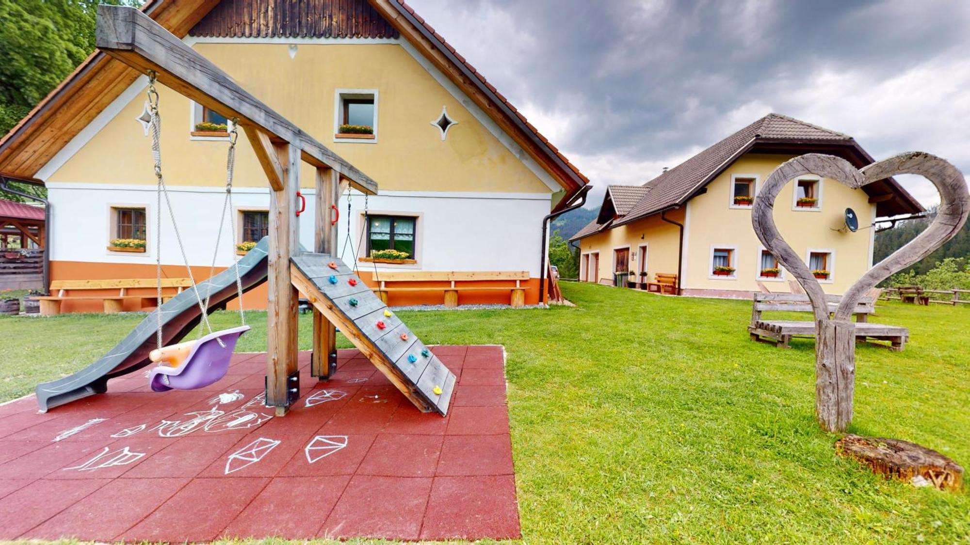 Apartamento Tourist Farm Gradisnik Solčava Exterior foto